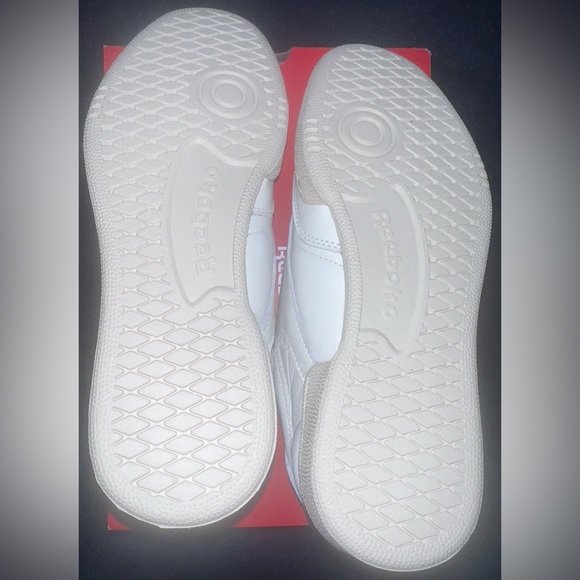 Reebok Club C Classic Leather Sneaker - Unisex - size 7.5 men / 9 women NWT - Picture 6 of 7